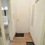 Modern, Quiet Right By S-bahn - Close To Munich & Airport *