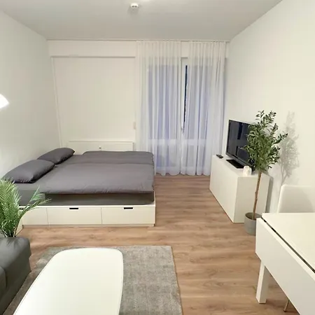 Modern, Quiet Right By S-bahn - Close To Munich & Airport Apartment *
